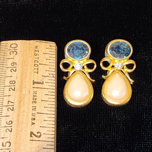 Vintage MFA Austrian Crystal Earrings II -Faux Pearl Drop - Picture 2 of 5
